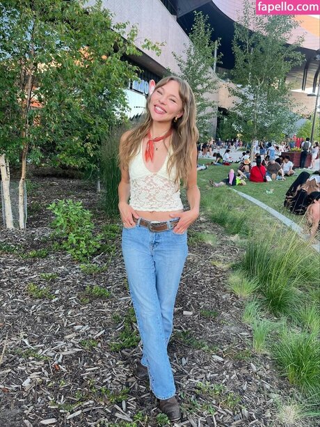 Taylor Hickson leaked onlyfans.