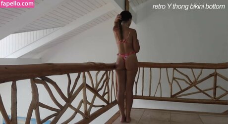 Hannah Meloche naked onlyfans pics