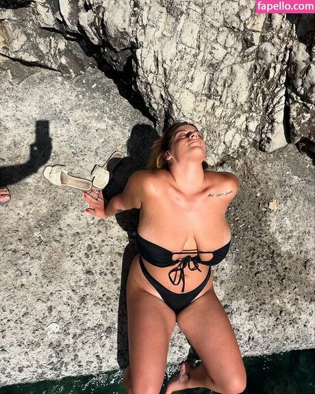 Martina Rolando only fans pics