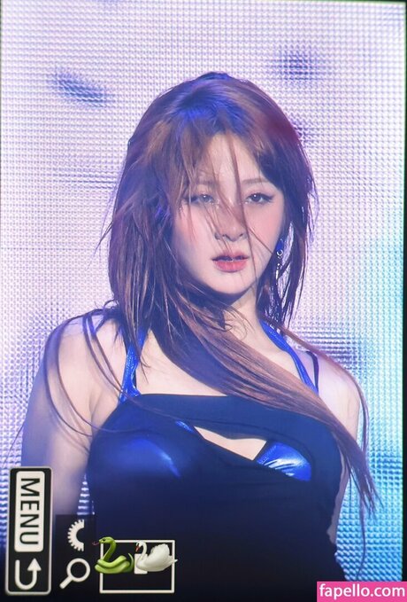 Huh Yunjin_ onlyfans leams