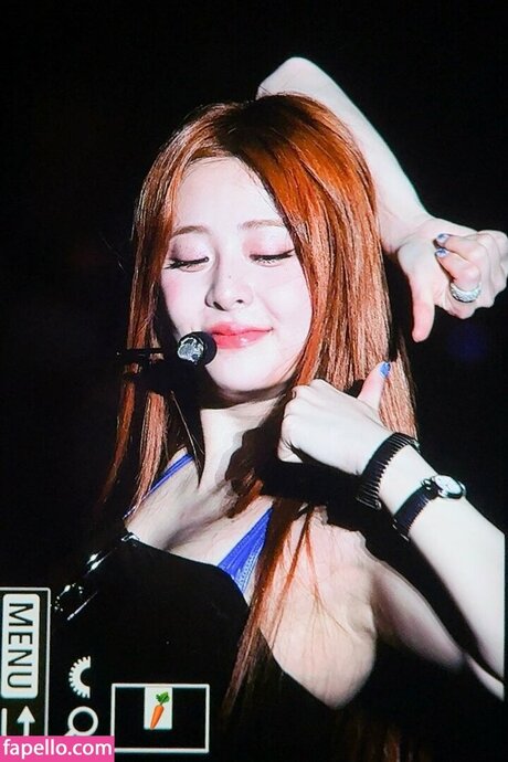 Huh Yunjin_ onlyfans sextape leak