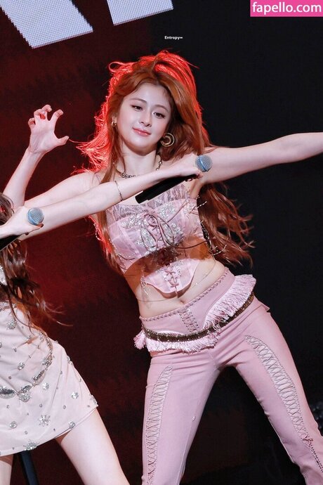 Huh Yunjin_ leaked only fans nudes