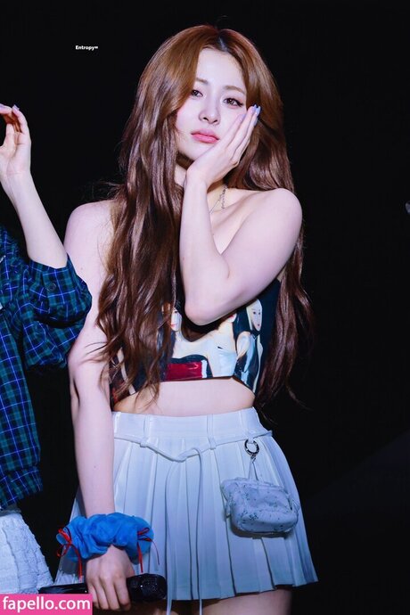 Huh Yunjin_ only fans nude