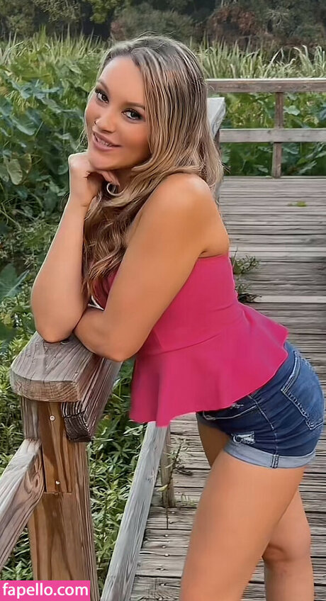 Kiara Louviere onlyfans nudes porn