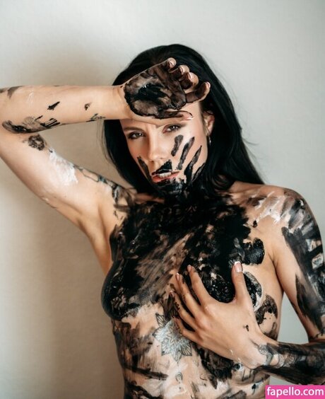 Miri Be onlyfans photos