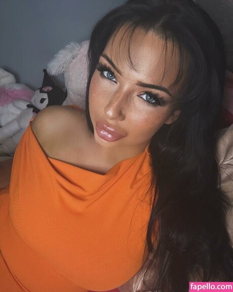 Plasticpoutmv onlyfans nude leaked