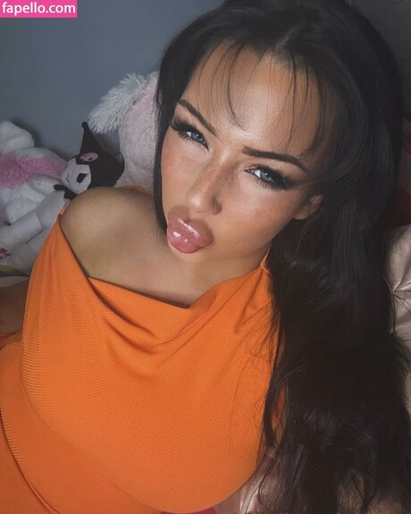 Plasticpoutmv only fans nude