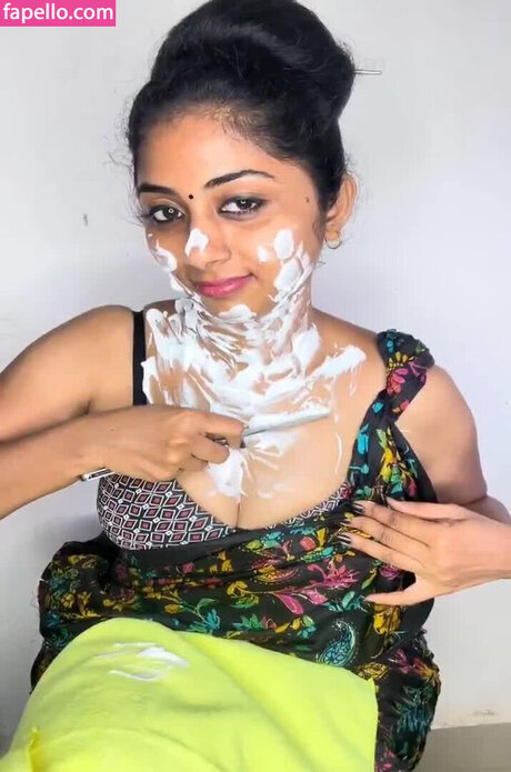 Sharmy Vlogs nude onlyfans leak