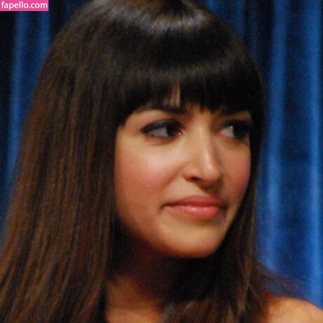 Hannah Simone onlyfans model photos