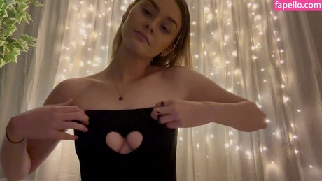 Simply Kel ASMR onlyfans striptease