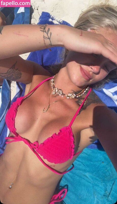 abigailwhhite onlyfans photo