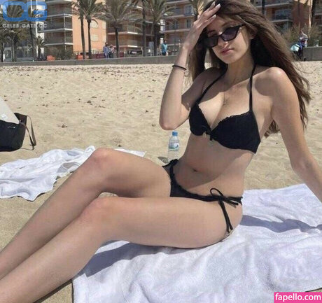 Yoncahagen nude leaked onlyfans