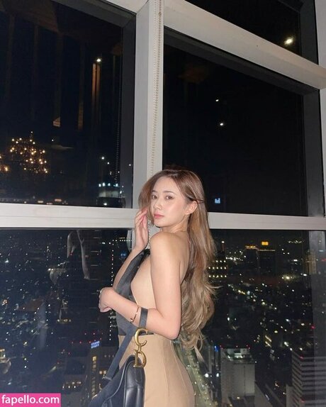 lauraziphora onlyfans leak porn