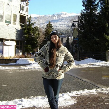 Malia Baker onlyfans ass