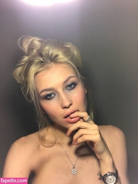 sweetpeach77 only fans photos