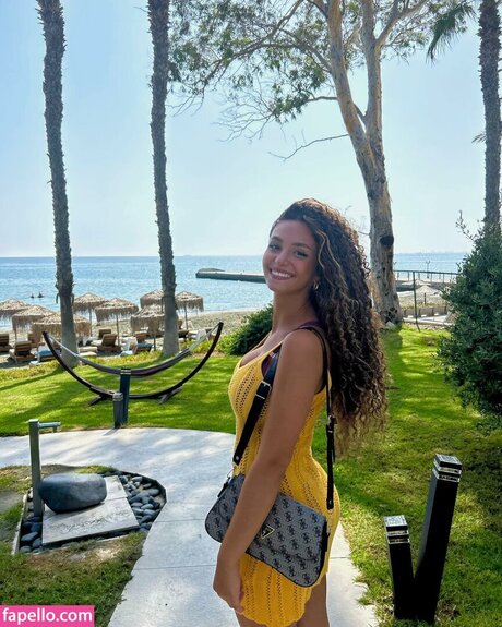 noadabushh naked onlyfans pics