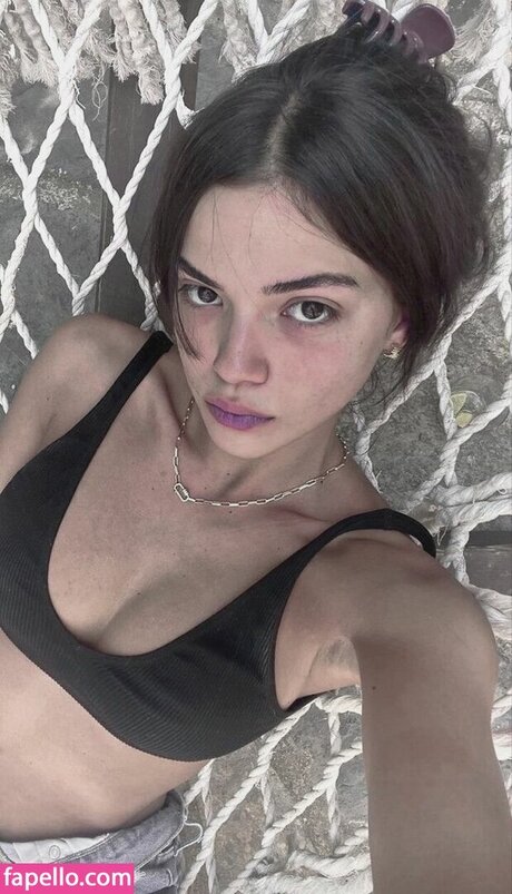 Eyl l Kandemir onlyfans model images