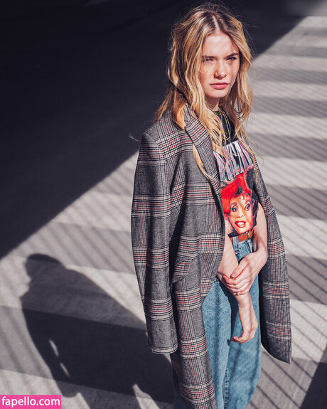 Esther Graf onlyfans content type