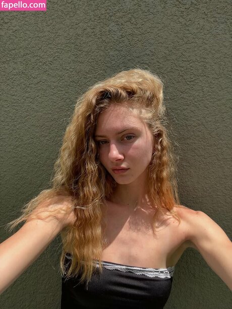 Keira Lhotan onlyfans