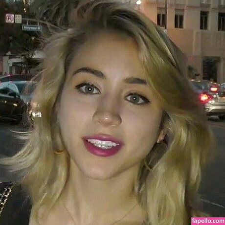 Caylee Cowan nude leak onlyfans