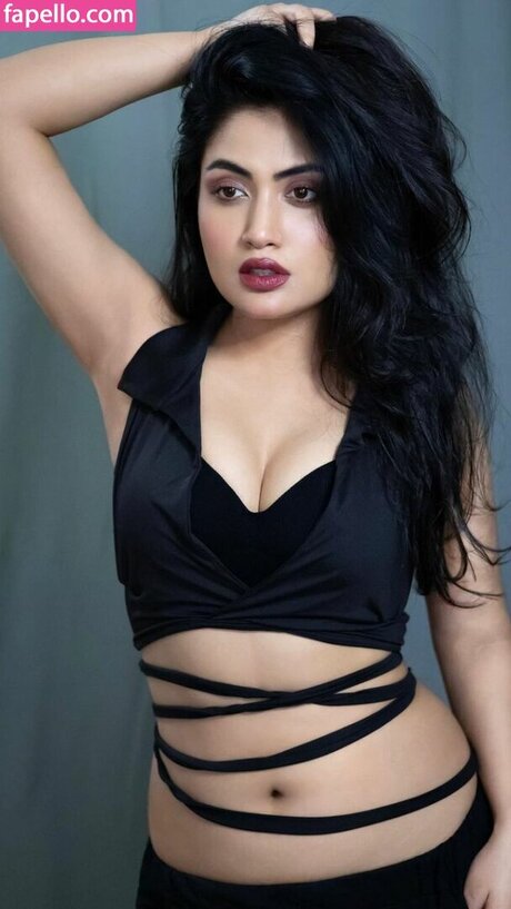 Manvi Chugh onlyfans model