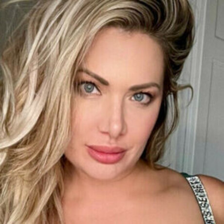 Janelle Pierzina topless onlyfans