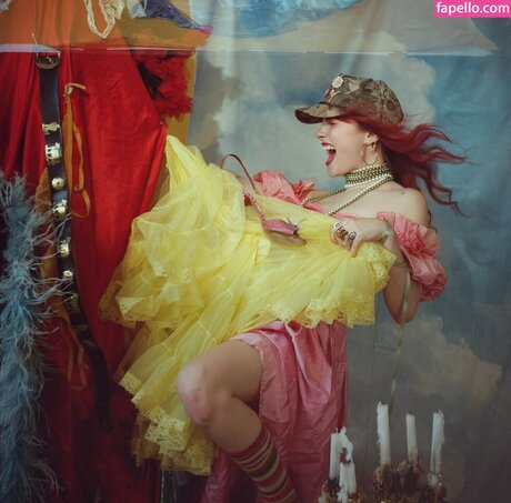 Ava Maybee onlyfans desnuda