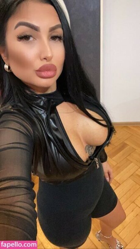 Mistress meryem onlyfans strip tease