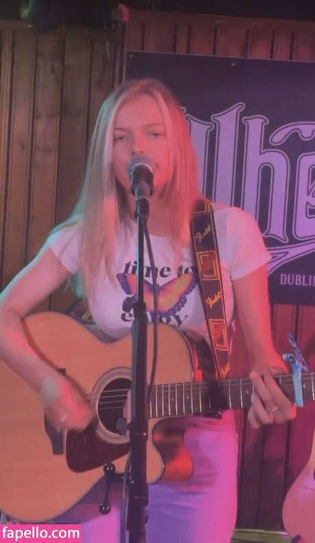 Zoe Clarke onlyfans fotos