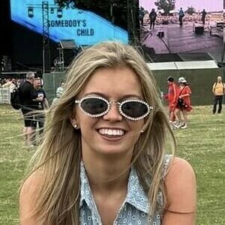 Zoe Clarke naked onlyfans leak