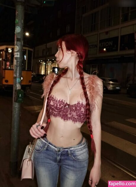 Lucy L3in boobs onlyfans