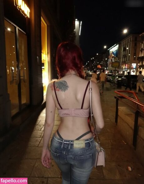 Lucy L3in nude only fans leaks