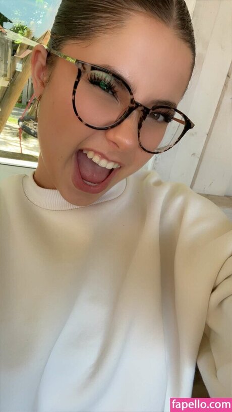 Lilousecret only fans pic