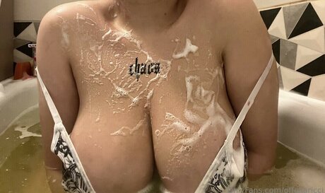 Offelia Ricci onlyfans leaked