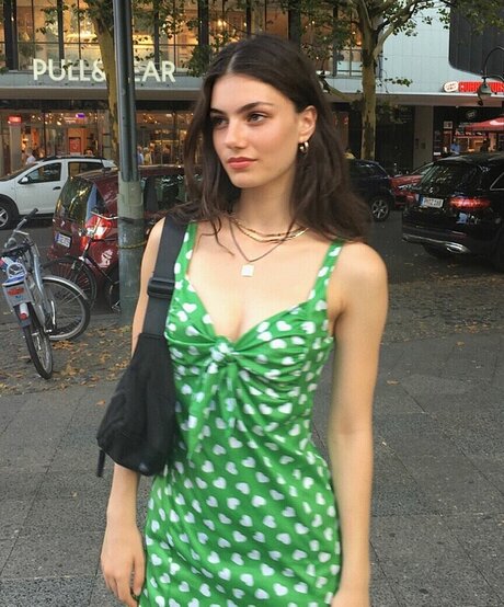 Zo a Mossour nsfw onlyfans