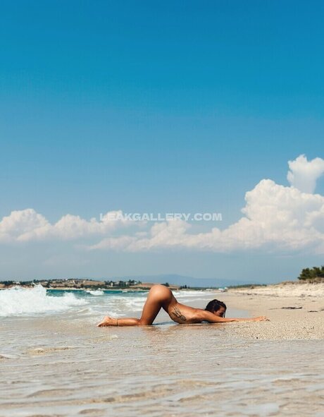 Viki Outofspace onlyfans nude photos