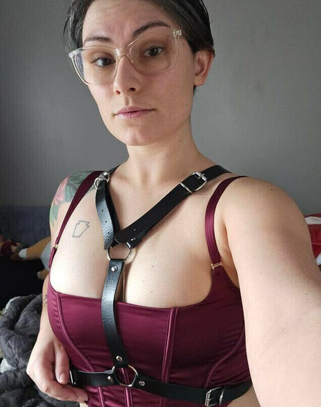 Zemira Isadora onlyfans model photo