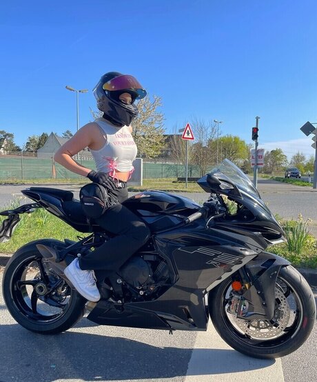 bienmichelle topless onlyfans