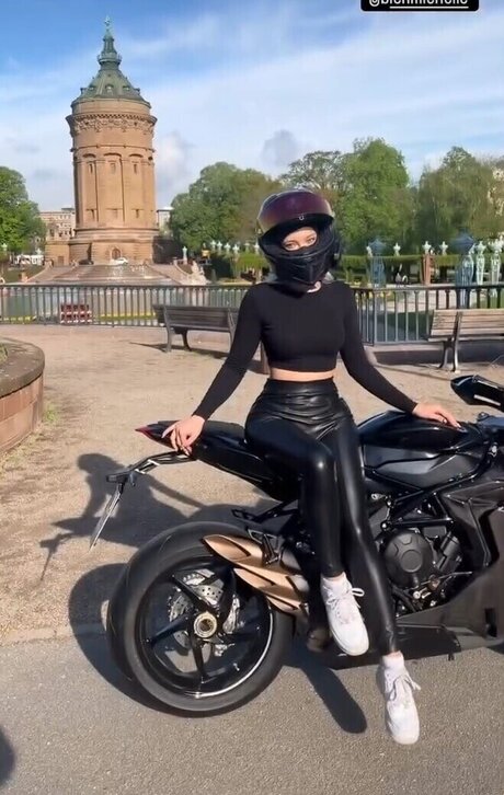 bienmichelle onlyfans content leaked