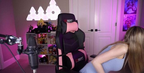 Dizzy Kitten onlyfans keak