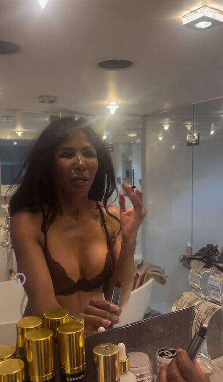 Sinitta onlyfans leaj