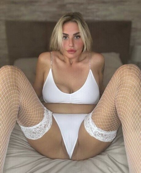 toxiccuteblonde25 onlyfans leak ass