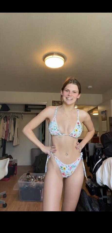 Maria Comstock onlyfans leak