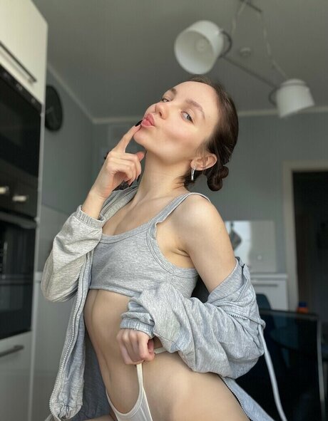 Lizy Youngy only fans photos