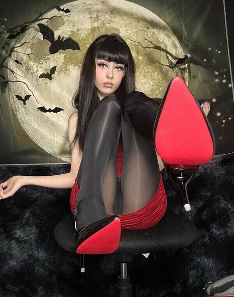 Madam Vampa porn onlyfans