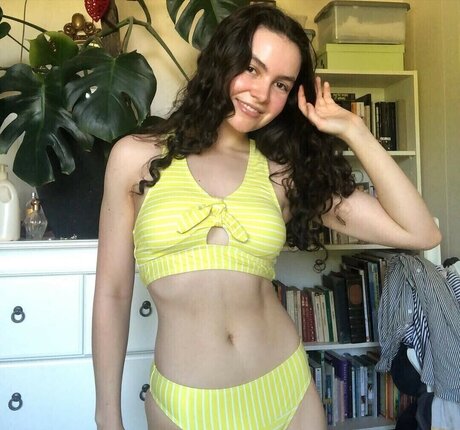 Lucy Holz free only fans