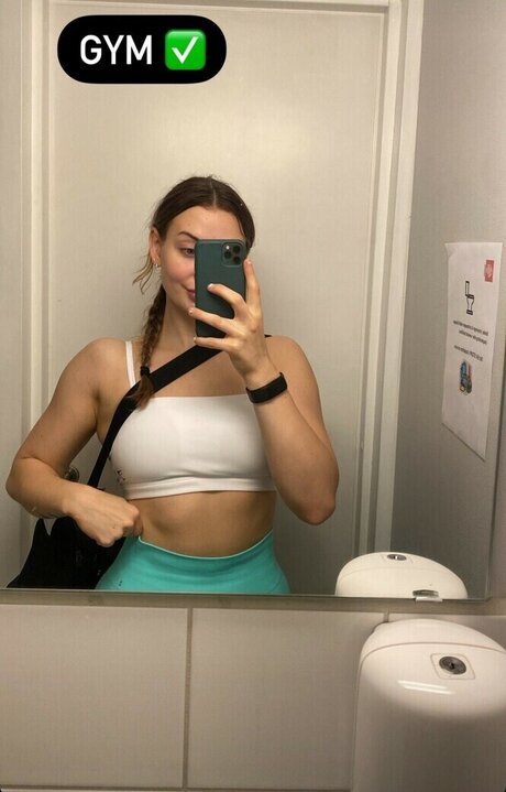 Al3xxandra naked on onlyfans