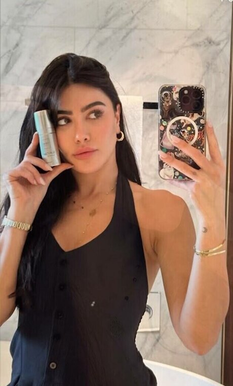 Sara Hesri onlyfans leaj