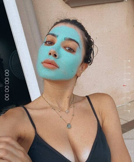 Sara Hesri onlyfans xx