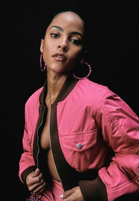 Lou Llobell only fans nude